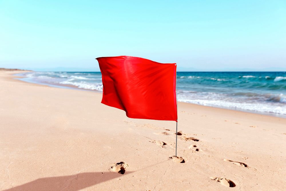 Plajdaki Bayrakların Renklerinin Anlamı Nedir?